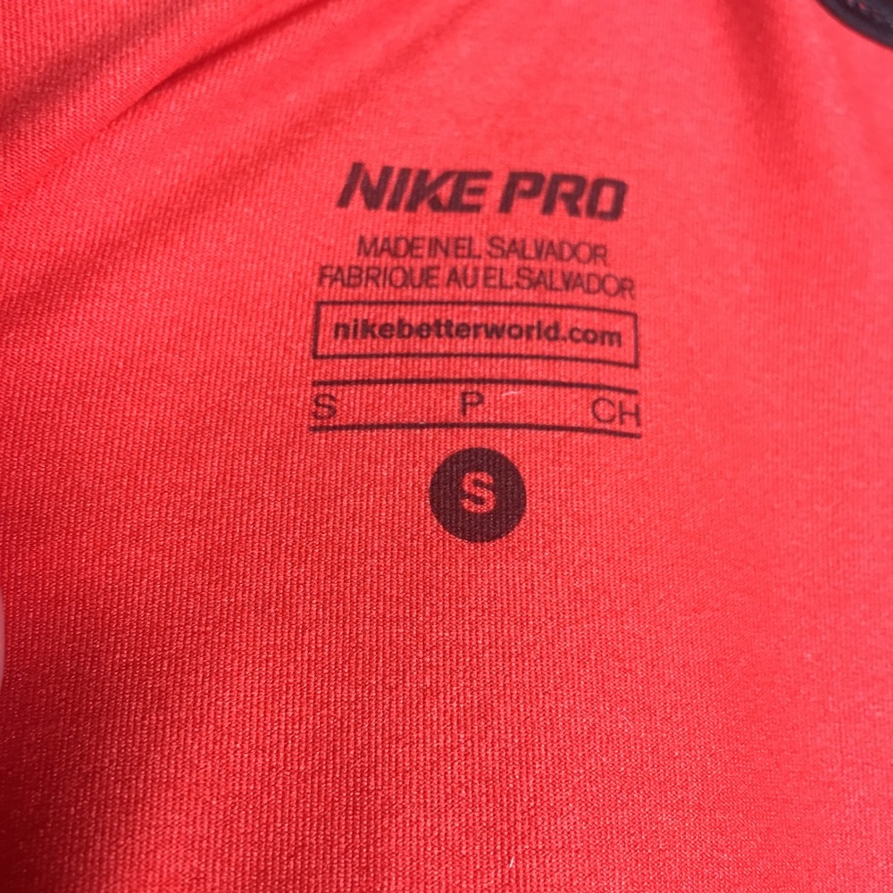 Women’s Nike Pro T-shirt - Picture 2 of 2